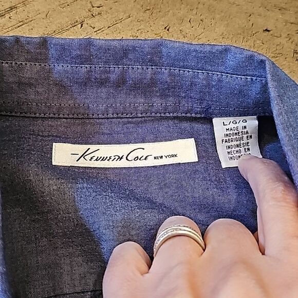 Mens denim blue button down shirt size L Kenneth Cole - Picture 3 of 9